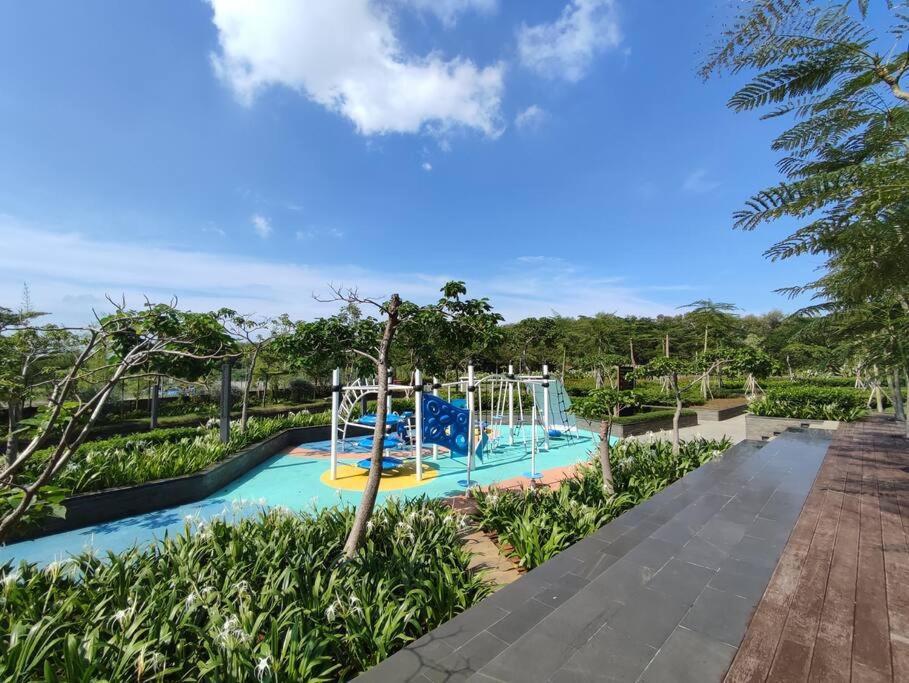 Pik Family 2 Bedroom, 5 Beds & Balcony Best View Jakarta Exterior photo